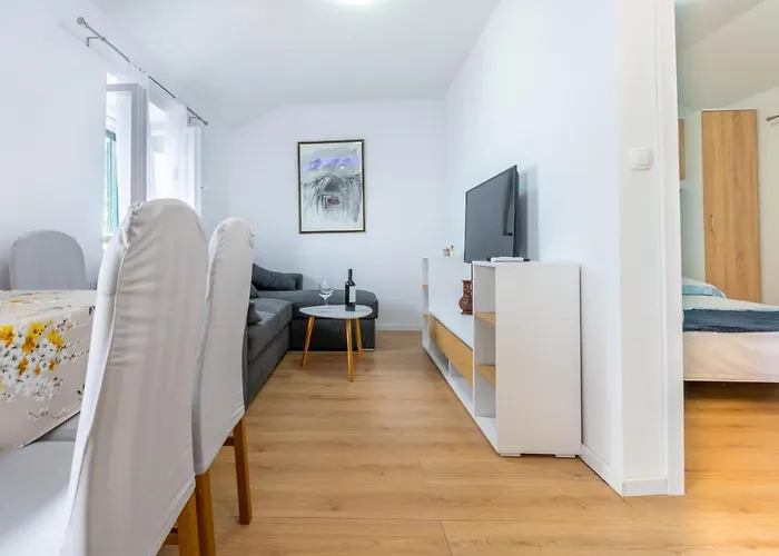 Miro Apartment *